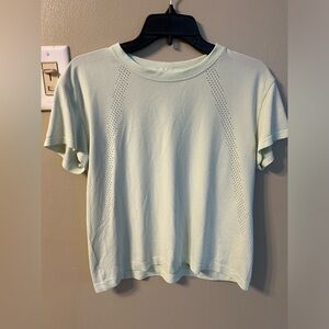 Lululemon Women’s Lime Tee Size Between 6 and 8